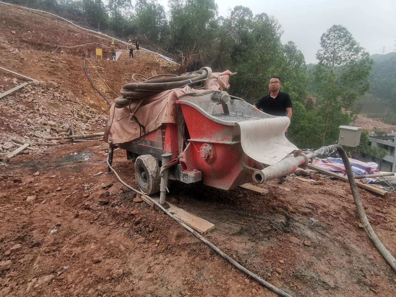混凝土泵 濕噴機(jī) 濕噴臺(tái)車 混凝土泵 濕噴機(jī) 濕噴臺(tái)車