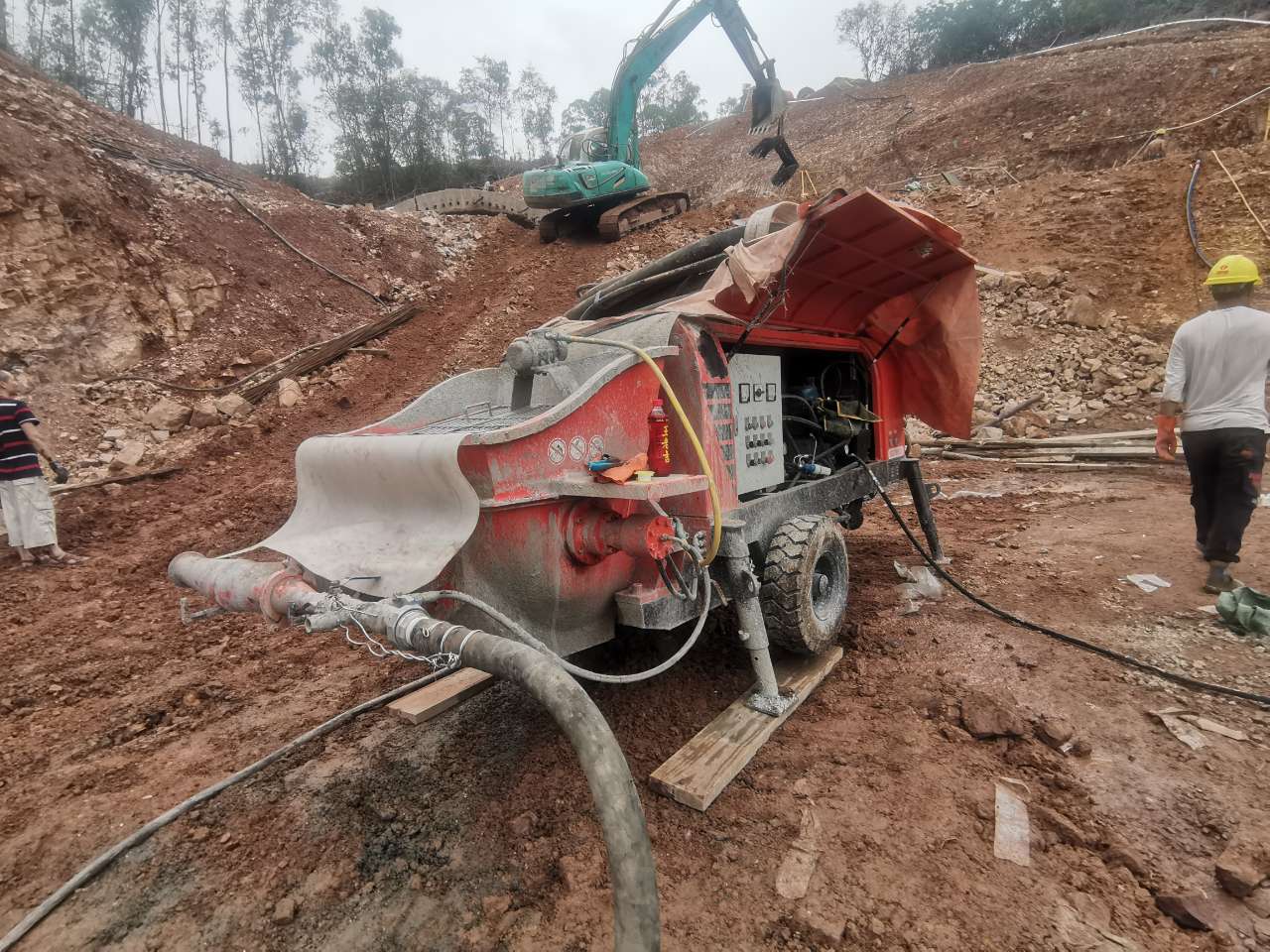 混凝土泵 濕噴機(jī) 濕噴臺(tái)車